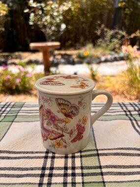 Vintage Toscany Collection Japan butterfly mug with matching lid